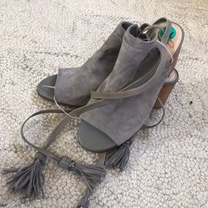 Beautiful grey suede open toe sandal never used